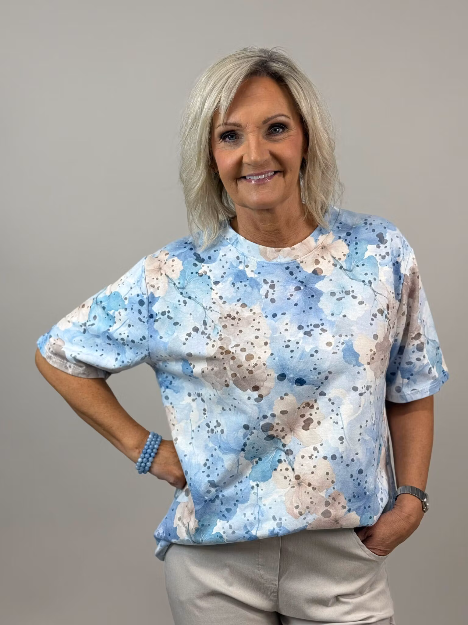 Mella topp ljusblå